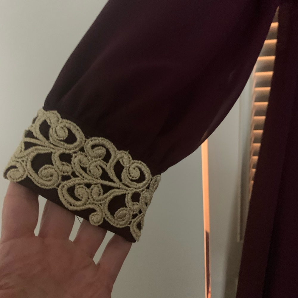 Gown - Picture 2 of 4